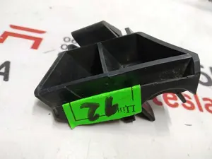 7 Vedení předního spodního levého nárazníku Tesla model S REST 1072913-00-B