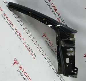 Чверть передня права стійка А (передня) зовнішня частина (фільонка) (дефект - обрізання) Tesla model 3 1073680-S0-A