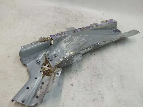 Longherone pannello interno anteriore destro con fissaggio e gruppo pannello di rinforzo Tesla modello Y 1080464-S0-M, 1080478-S0-G