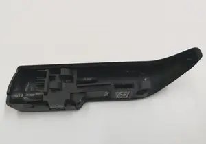 Форсунка важеля склоочисника праваTesla model 3 1076729-00-B