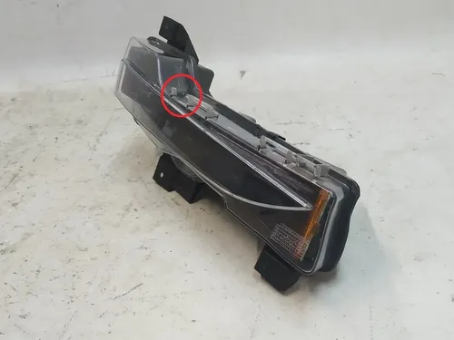 Rechter Nebelscheinwerfer SAE BASE leer (beschädigt) Tesla Model 3 1077390-00-F