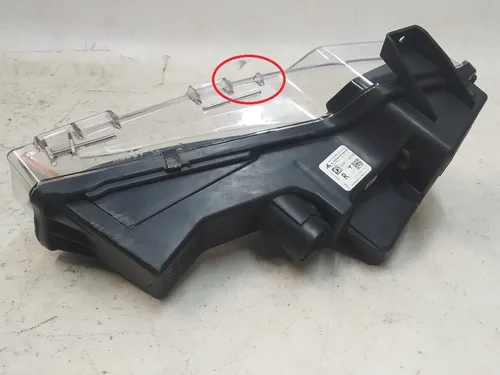 Rechter Nebelscheinwerfer SAE BASE leer (beschädigt) Tesla Model 3 1077390-00-F