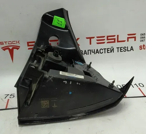 Ліхтар лівий зовнішній (USA) 3 pin Tesla model 3, model Y 1077397-00-G