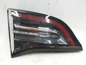 Levá interiérová lampa 3 PIN Tesla Model 3 (USA), Model Y (Global) 1077401-00-F