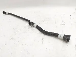 Патрубок системи охолодження основної батареї правий RWD AWD Tesla model 3, model Y 1077576-00-E