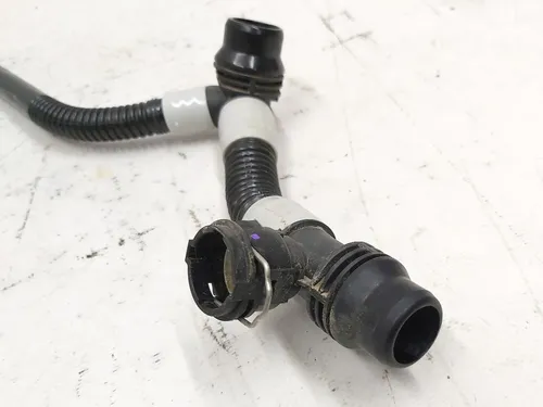 Патрубок системи охолодження основної батареї лівий AWD RWD Tesla Model 3, Model 3 Jan 2024, Model Y 1077577-00-F