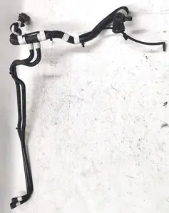 Патрубок системи охолодження теплообмінник (Chiller)-батарея (RWD) Tesla model 3 1077579-00-E