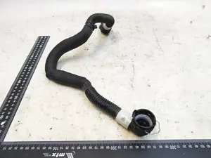 Патрубок системи охолодження основної батареї (RWD) Tesla model 3 1077594-00-C