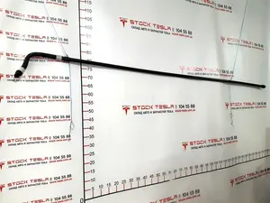 Патрубок системи охолодження основної батареї RWD Tesla model 3 1077596-00-D