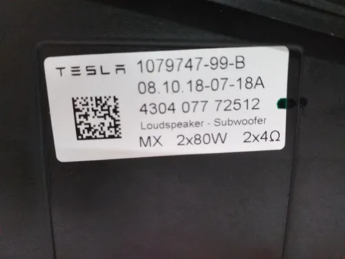 1 Сабвуфер Tesla model 3 1079747-00-D