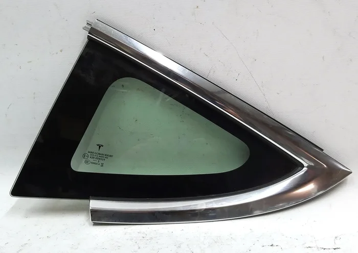 3 후면 좌측 윙 유리(창) 크롬 포함 Tesla model 3 1098757-00-G