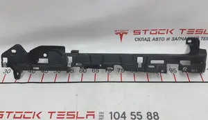 Напрямна панелі багажного відділення ліва Tesla model X 1080708-00-C