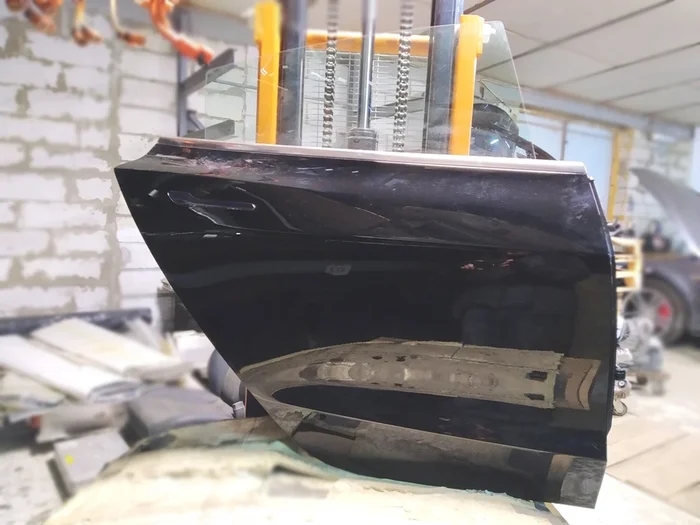Zespół tylnych prawych drzwi PBSB Tesla model 3 1081440-E0-C