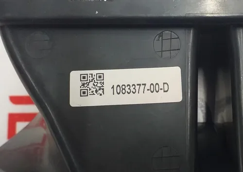 Повітропровід трійник обдування інструментальної панелі Tesla model 3, model Y 1083377-00-D