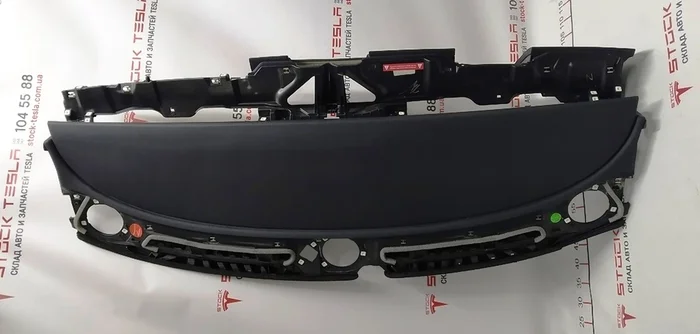 Пластиковий каркас інструментальної панелі (торпедо) Tesla model 3 1083401-05-J