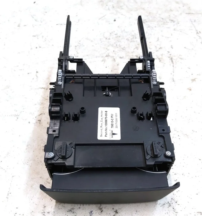 Корпус підстаканника консолі 2-го ряду сидінь (задній) Tesla model S REST, model X 1086670-00-B