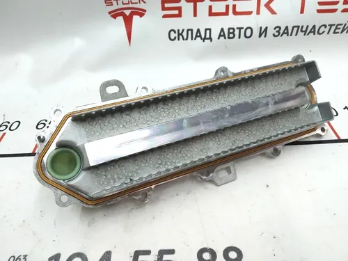 Кришка системи охолодження інвертора з патрубками Tesla Model 3, Model Y 1079924-15-H, 1117428-00-C