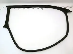 Ущільнювач дверного отвору переднього правого Tesla model 3 1090500-90-N