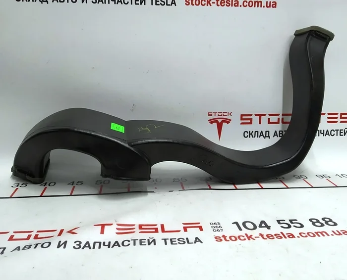 26 Повітропровід багажника верхній правий Tesla Model X 1090886-00-A