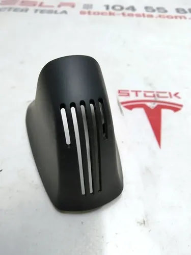 8 Облицювання кронштейна дзеркала заднього виду нижня Tesla model S REST 1092616-01-E