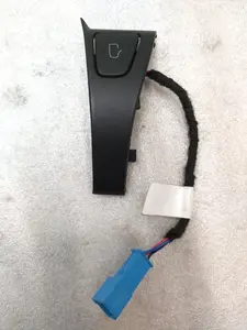 Tlačítko otevírání zadních levých dveří s dekorativním podšívkou Matte Tesla Model 3 1090413