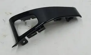 Декоративна накладка кнопки відкриття дверей задньої лівої (відламаний фіксуючий вусик) Tesla model 3 1090413-01-L