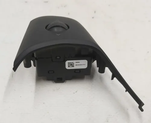 5 左换档按钮（位于方向盘上） Tesla Model 3，型号 Y 1583975-00-A