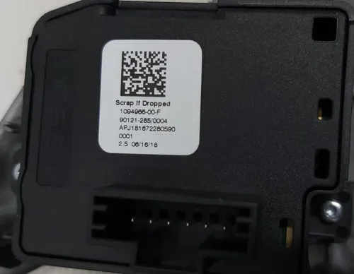 5 左换档按钮（位于方向盘上） Tesla Model 3，型号 Y 1583975-00-A