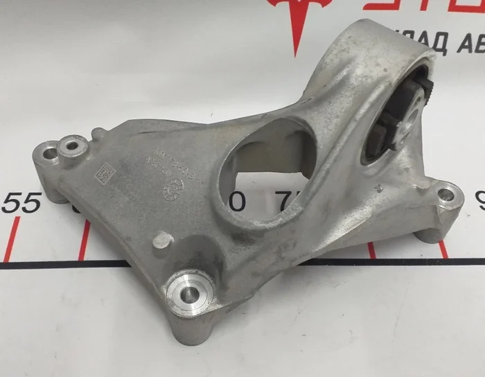 3 Zadní montážní držák motoru Tesla Model S únor 2021, model X březen 2021, model 3, model 3 leden 2024, model Y 1095337-00-D