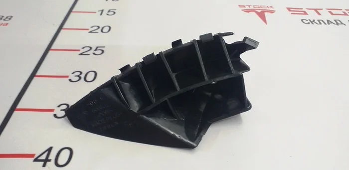 3 Guida parafango anteriore destro (guscio) Tesla modello S, modello S REST 1095496-00-A