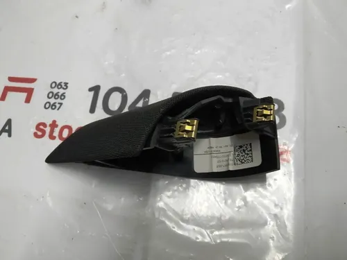 12 Декоративна накладка під динамік передніх лівих дверей Tesla model 3 1095657-00-F