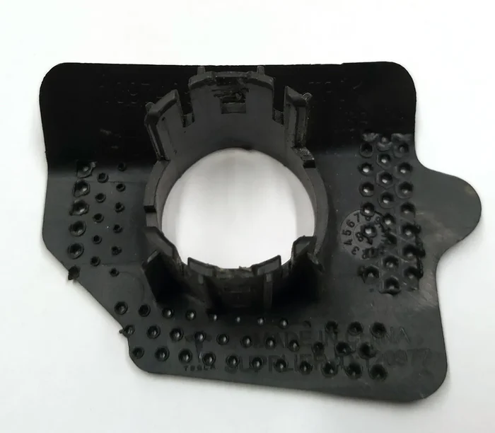 Staffa di montaggio sensori di parcheggio S8 Tesla modello S REST 1097485-00-A