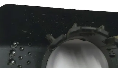 Staffa di montaggio sensori di parcheggio S8 Tesla modello S REST 1097485-00-A