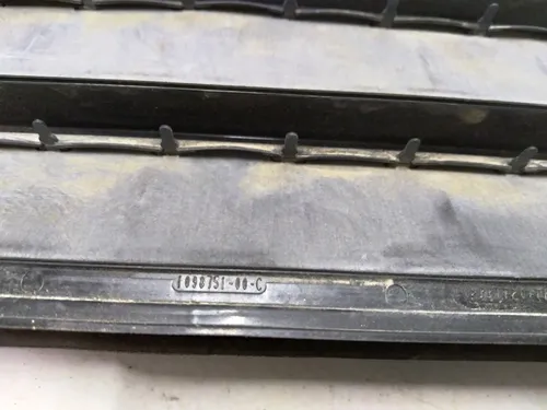 Hintere Kofferraumentlüftung Tesla Model 3, Model 3 Jan. 2024, Model Y, Model Y Feb. 2025 1098751-00-C