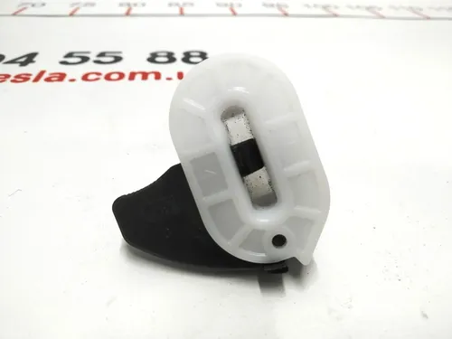 7 Засувка (фіксатор) дивана 2-го ряду сидінь NIFCO 22431 Tesla Model 3, Model 3 Jan 2024 1099583-00-C