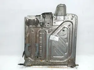 Каркас металевий спинки сидіння 2-го ряду лівий Tesla model 3 1100991-00-F