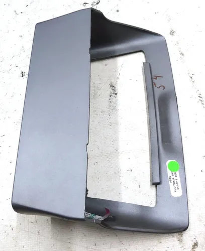 显示屏安装支架外壳损坏 Tesla Model 3、Model Y 1101136-00-F