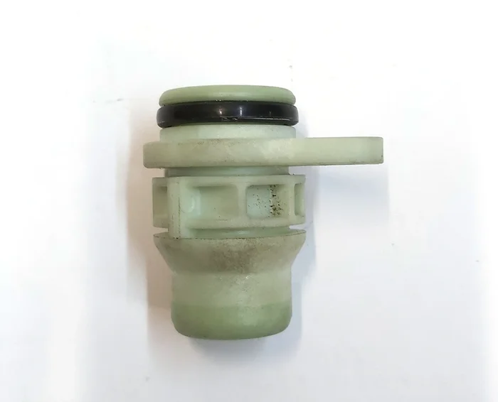 4 Штуцер (патрубок) системи охолодження інвертора переднього заднього двигуна короткий VDA-18 Tesla model 3 1102177-00-E