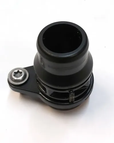 Штуцер (патрубок) системи охолодження інвертора переднього заднього мотора короткий VDA-18,180DEG,70A Tesla Model 3, Model Y 1102177-00-E