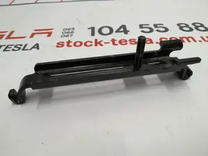 5 Øvre batteri monteringsbeslag Tesla model 3 1103736-00-C