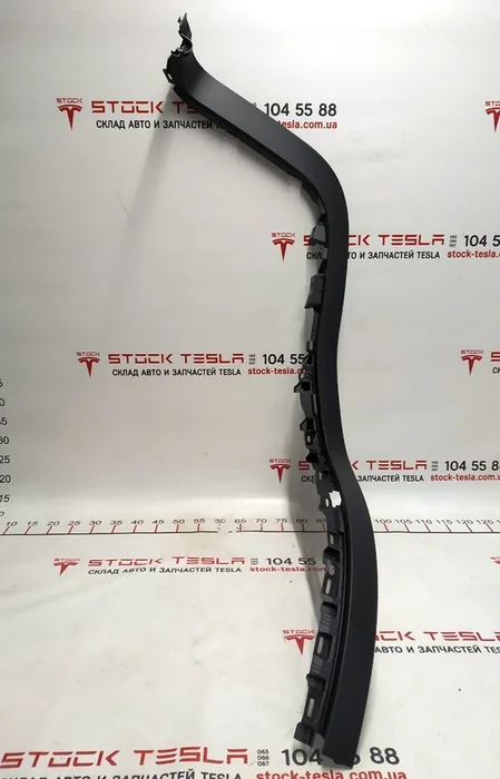12 Kryt otevírání sloupku C, levý, plastový Tesla model X 1105126-00-D