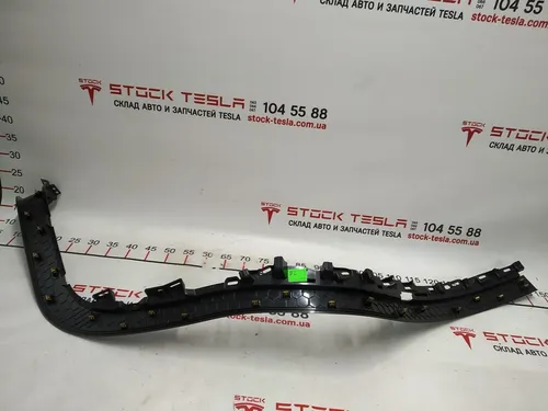 12 Kryt otevírání sloupku C, levý, plastový Tesla model X 1105126-00-D