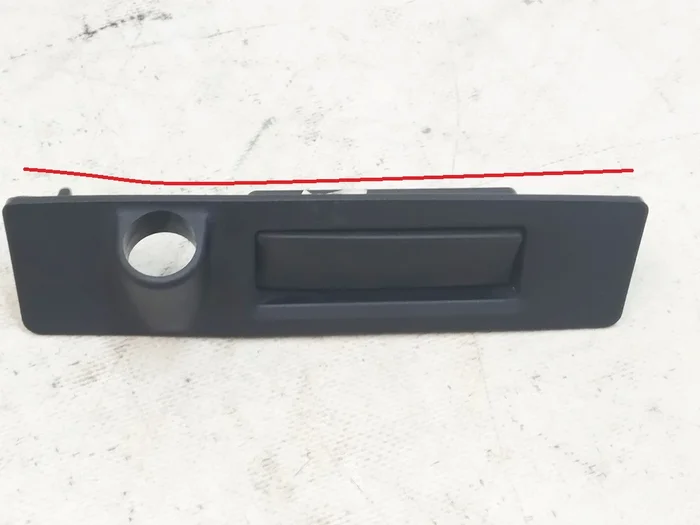 Кнопка відкриття кришки багажника Tesla Model 3, Model Y 1105486-00-E