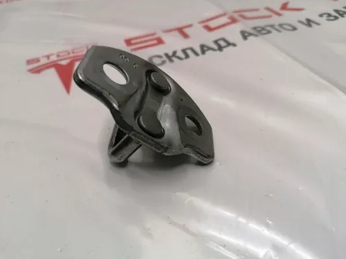 Петля замка двері передньої/задньої ліва/права Tesla model 3 1107262-00-C