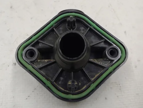 Перехідник патрубка системи охолодження основної батареї Tesla model 3 1105927-00-C