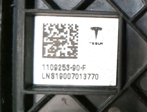 B-Säulenverkleidung, außen links (Glas) Tesla Model 3 1109253-00-J