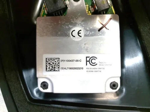 B-Säulenverkleidung, außen links (Glas) Tesla Model 3 1109253-00-J