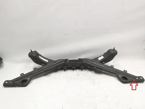 散热器面板（塑料）RWD 损坏 Tesla 型号 3 1110240-00-F