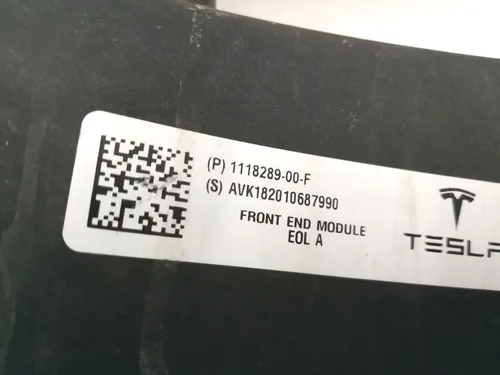 散热器面板（塑料）RWD 损坏 Tesla 型号 3 1110240-00-F