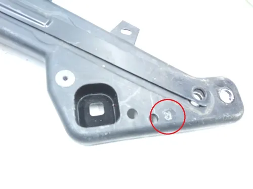 散热器面板（塑料）RWD 损坏 Tesla 型号 3 1110240-00-F